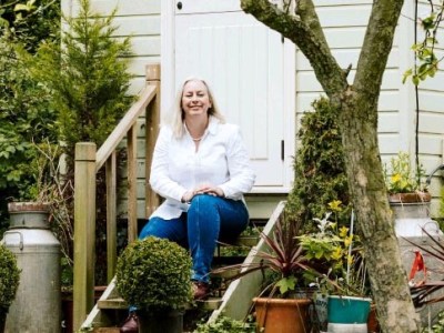 Brand New Directions: The new land&nbsp;girls